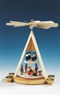 Tischpyramide Weihnachtsmannszene mit Laternenkindern und Kurrendefiguren aus Holz von Knuth Neuber