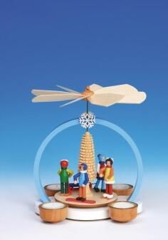 Tischpyramide – farbenfrohe Winterkinder mit Ski, Schlitten und Snowboard, detailreich gestaltet –