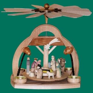Weihnachtspyramide – detailreiche Szenen in warmem Braun, handgefertigt – H = 33 cm