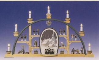 Schwibbogen – Seiffen Hiemann mit Kurrende und elektrischer Beleuchtung – BxHxT ca. 70x40x5 cm