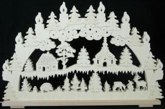 Schwibbogen – detailreiche Winterlandschaft mit Seiffener Kirche und Beleuchtung, naturfarben –