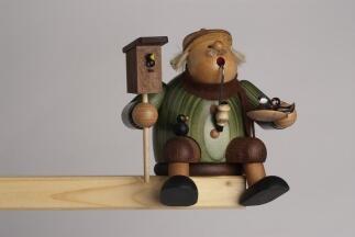 Räuchermann Kantenhocker mit Vogelhäuschen und buntem Outfit aus Holz von KWO Kunstgewerbe