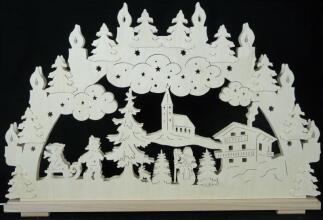 Schwibbogen aus naturfarbenem Holz mit Winterkinder-Motiv, Haus und Kirche, beleuchtet, von
