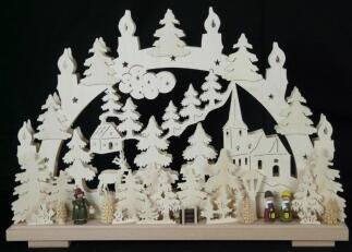 Schwibbogen – filigrane Laternenkinder mit Kirche und ländlichem Haus, naturfarben, beleuchtet –